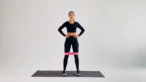 Приседания с резинкой (Resistance Band Squat)